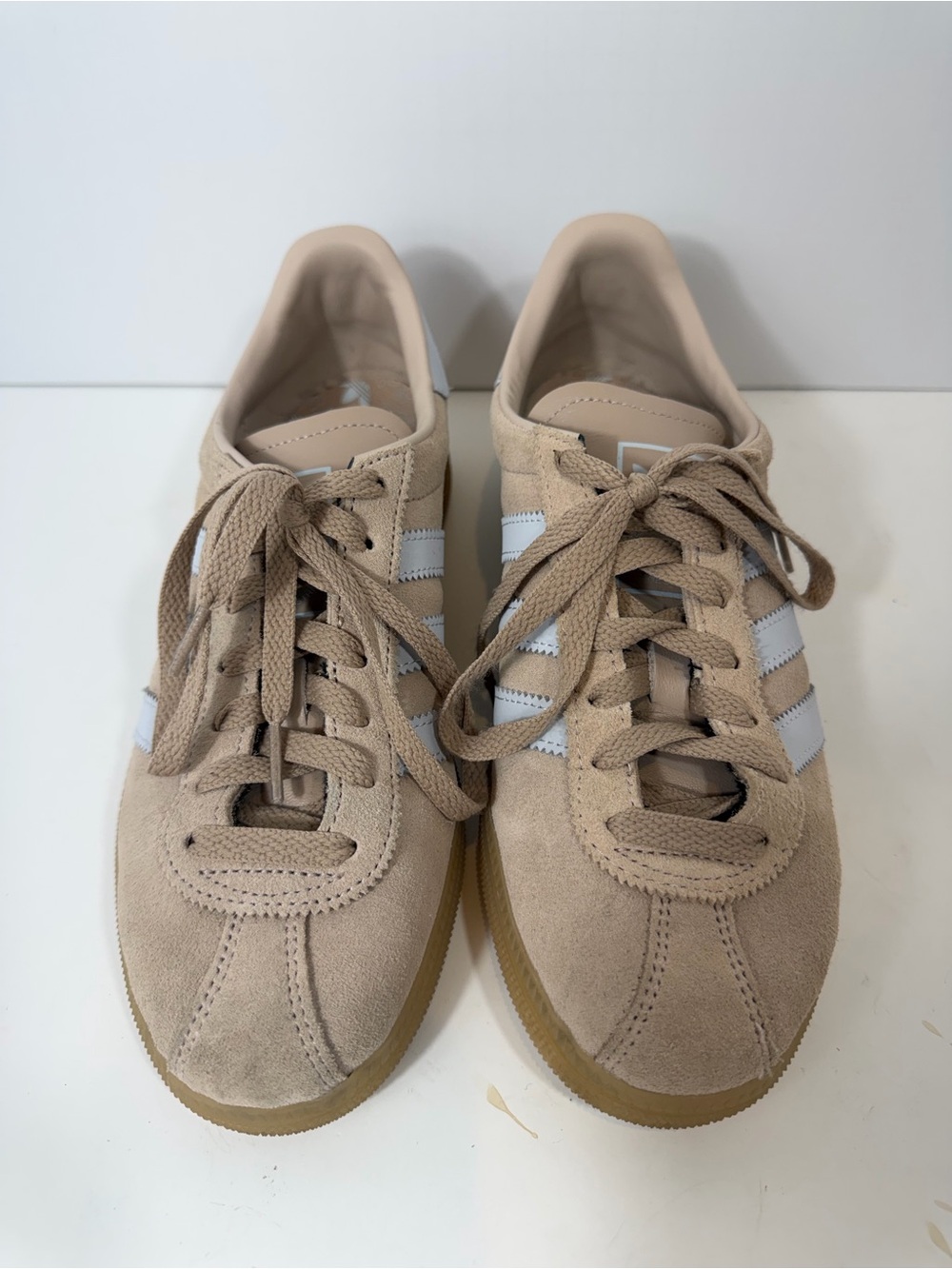 Adidas München Suede Sneakers Beige White Gum Sole Women’s US 8